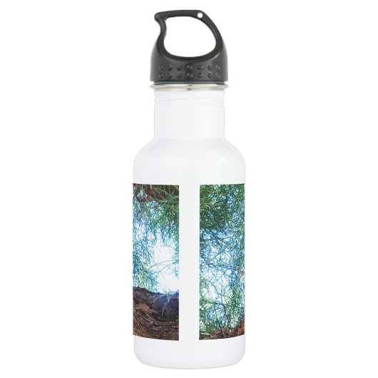 Kutje dat in de bossen speelt waterfles  (Achterkant)