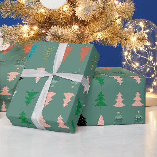 Kutpatroon groene achtergrond kerstbomen roze cadeaupapier (Feestdagen)