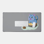 Kwaadaardige kat op robotstofzuiger bureaumat (Keyboard & Muis)