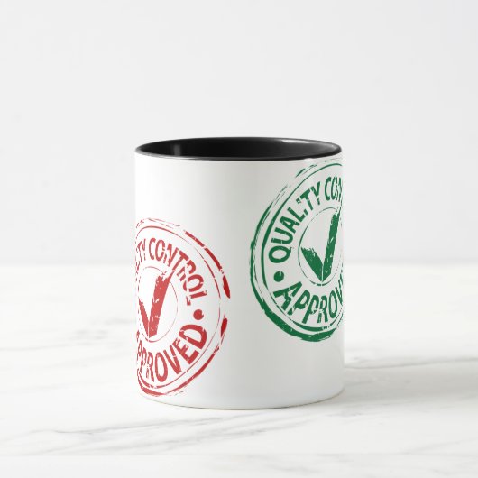 Kwaliteitscontrole goedgekeurde Mok (Midden)