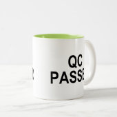 Kwaliteitscontrole PASSED Tweekleurige Koffiemok (Voorkant rechts)