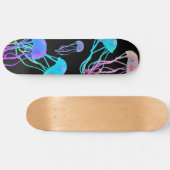 Kwallen zwerm in zwart skateboard dek (Horizontaal)