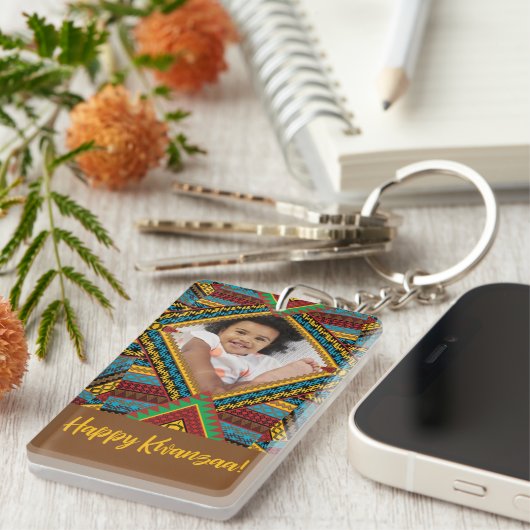 Kwanzaa Aangepast, helder gekleurd diamantpatroon Sleutelhanger (Voorkant Rechts)