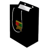 Kwanzaa Art Design Yellow Text Medium Cadeauzakje (Achterkant Gekanteld)