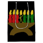 Kwanzaa Candle Design Medium Cadeauzakje (Achterkant)