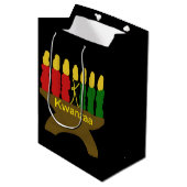 Kwanzaa Candles Medium Gift Bag Cadeauzakje (Voorkant Gekanteld)