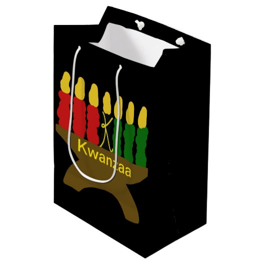 Kwanzaa Candles Medium Gift Bag Medium Cadeauzakje (Voorkant Gekanteld)