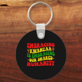Kwanzaa omarmen is onze gedeelde Afrikaanse mensel Sleutelhanger (Voorkant)