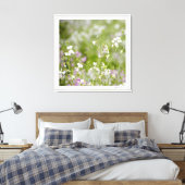 Kweekbare wilde bloemen, wit & lavendel door Sidha Canvas Afdruk (Insitu (Slaapkamer))