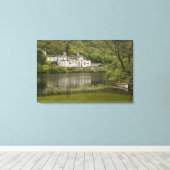 Kylemore Abbey, County Galway, Ierland, Canvas Afdruk (Insitu (Houten vloer))
