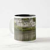 Kylemore Abbey, County Galway, Ierland, Tweekleurige Koffiemok (Voorkant links)