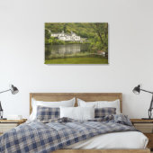 Kylemore-abdij, County Galway, Ierland, Canvas Afdruk (Insitu (Slaapkamer))