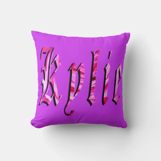 Kylie, naam, Logo, Paarse Throw Cushion. Kussen (Voorkant)