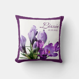 L-naam gepersonaliseerde paarse bloemen Kussen