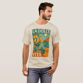La Dolce Vita – Retro Italian Coast Travel T-shirt (Voorkant volledig)