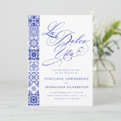 La Dolce Vita Script Blauwe Tegels Trouwkaart Kaart (Staand voorkant)