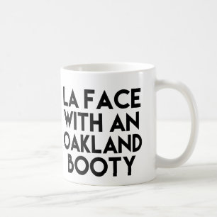 LA Face met een Oakland Booty-mok Koffiemok
