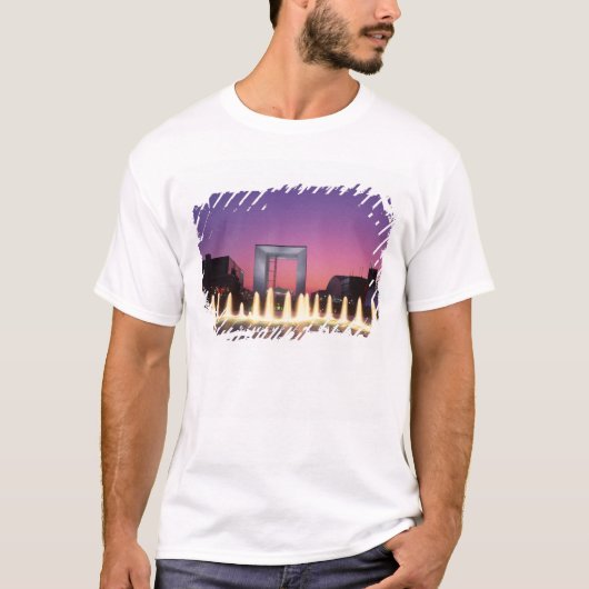La Grande Arche, La Defense, Parijs, Frankrijk T-shirt (Voorkant)