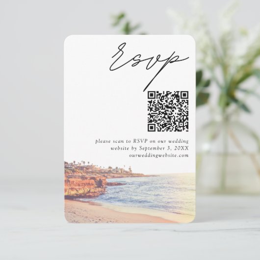 La Jolla Bruiloft Moderne RSVP QR Code Informatiekaartje (Staand voorkant)