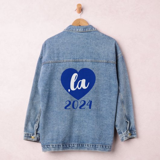 ,la KAMALA hart 2024 blauw script tekst Denim Jacket (Hangar)