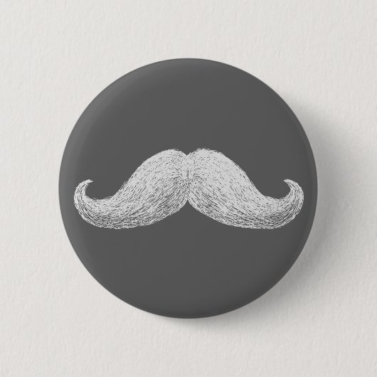 La Mustache (Donker) Ronde Button 5,7 Cm (Voorkant)
