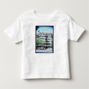 La Pedrera of Casa Mila, 1905-10 Kinder Shirts