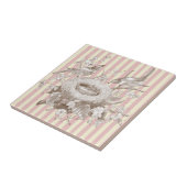 La Petite Famille over roze en roomachtergrond Tegeltje (Zijkant)