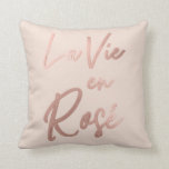 La Vie en Roos French Quote Roos Gold Pink Kussen<br><div class="desc">Dit elegante en chic-typografische ontwerp is perfect voor de trendy en stijlvolle vrouw. Het bevat een faux gedrukte roos gouden folie Franse quote, "La vie en roos", die "Life in roze" betekent. Het is een schattig, meisjes en stijlvol ontwerp. ***BELANGRIJKE NOTA VAN HET ONTWERP: Voor om het even welk verzoek...</div>