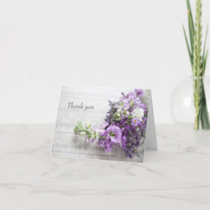 Laadgekleurde bloemen op oude muziek bedankt