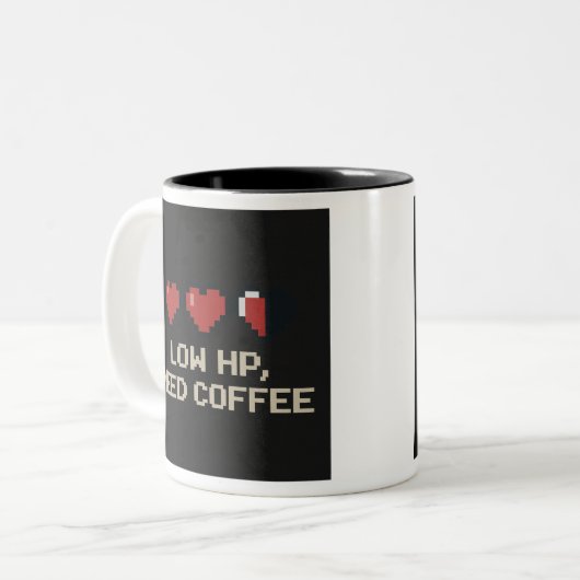Laag HP heeft koffie Mok nodig | Grappig Pixel Gam (Voorkant links)