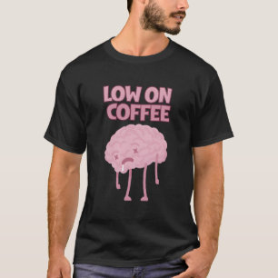 Laag op koffie sociale batterij introvert vermoeid t-shirt