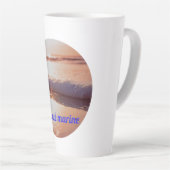Laag zon marine schoonheid latte mok (Rechterhoek)