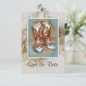 Laarzen en gedroogde bloemen save the date (Staand voorkant)