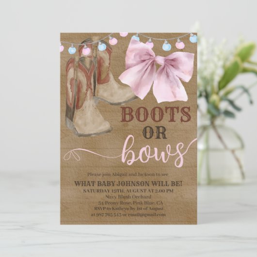 Laarzen of strikken geslacht onthullen uitnodiging (Staand voorkant)