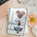 Laat de avonturen beginnen Vrienden Reisfoto's Planner<br><div class="desc">Ga in stijl aan uw volgende avontuur met onze Friends Adventure Travel Planner, ontworpen om u georganiseerd en geïnspireerd te houden op uw reizen. Met een rustige strandscène achtergrond, deze planner zet de toon voor onvergetelijke reizen. De voorkant toont drie hartvormige fotosjablonen, zodat u het kunt personaliseren met uw favoriete...</div>