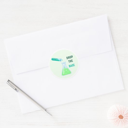 Laat de Base vallen Ronde Sticker (Envelop)