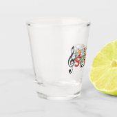 Laat de muziek spreken, muzieknoten shot glas (Links)