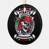 Laat de Pirate Shenanigans met Crossbones Freebo b Keramisch Ornament (Links)