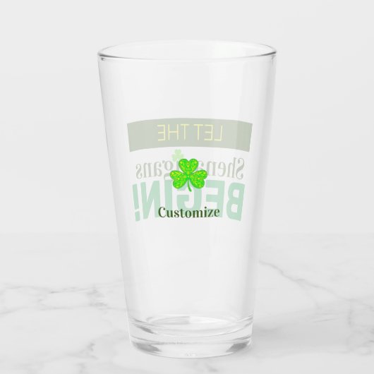 Laat de Shenanigans beginnen met de glazen beker (Achterkant)