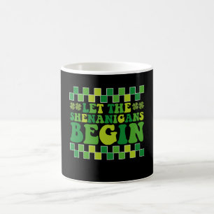 Laat de Sjoehanigans Begin Iers Groovy Retro Koffiemok