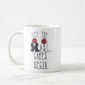 Laat de Spelen Beginnen Meeple Bruiloft Leuke Kuns Koffiemok (Links)