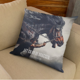 "Laat gaan of worden gesleept" en krachtig paard Kussen