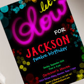 Laat Glow Neon party de uitnodiging van de Birthda