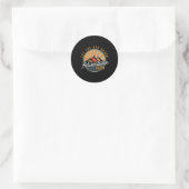 Laat het 5de Graad avontuur met Vijfde Graad Teac Ronde Sticker (Tas)