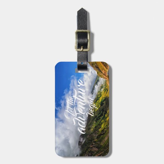 Laat het avontuur Begin // Mountain Road Uitzicht Bagagelabel (Voorkant verticaal)