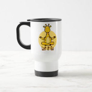 Laat het gaan Kawaii giraffe die yoga geel oefent Reisbeker