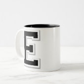 Laat het Initiaal met Letter E Black Coffee-Mok bu Tweekleurige Koffiemok (Voorkant links)