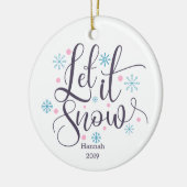 Laat het kerstfeestdag sneeuwen keramisch ornament (Links)