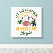Laat het peuterspeelzaavontuur Camping terug naar  Canvas Afdruk (Insitu (Houten vloer))