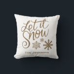 Laat het Sierkussen kerstfeestdag sneeuwen<br><div class="desc">Wit met goud Laat het Sneeuwkerstgepersonaliseerd kussen werpen. Ideaal voor het accentueren van uw vakantiedecor thuis..</div>